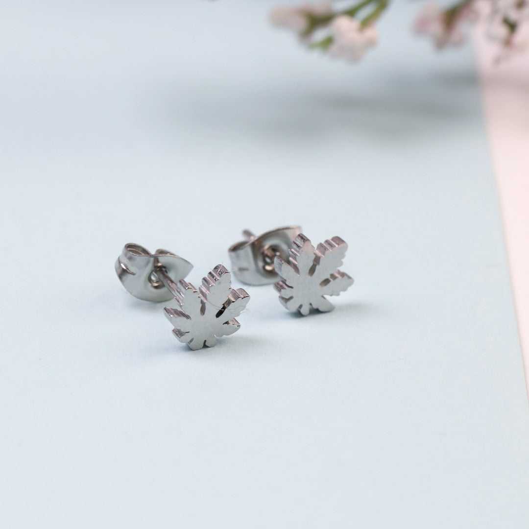 Cannabis-Leaf-Shaped-Stainless-Steel-Stud-Earrings- (3)