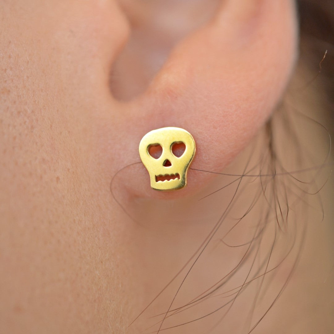 Cute-Skull-Shaped-Stainless-Steel-Stud-Earrings- (10)