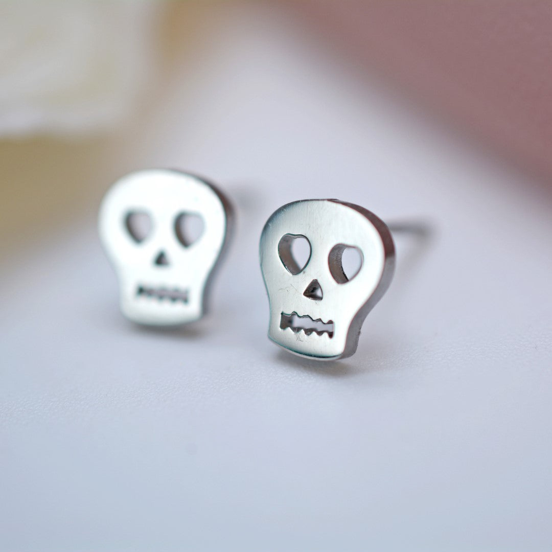 Cute-Skull-Shaped-Stainless-Steel-Stud-Earrings- (9)