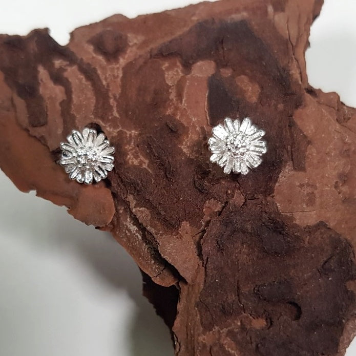 DaisyFlowerSterlingSilverStudEarrings_10001_00004