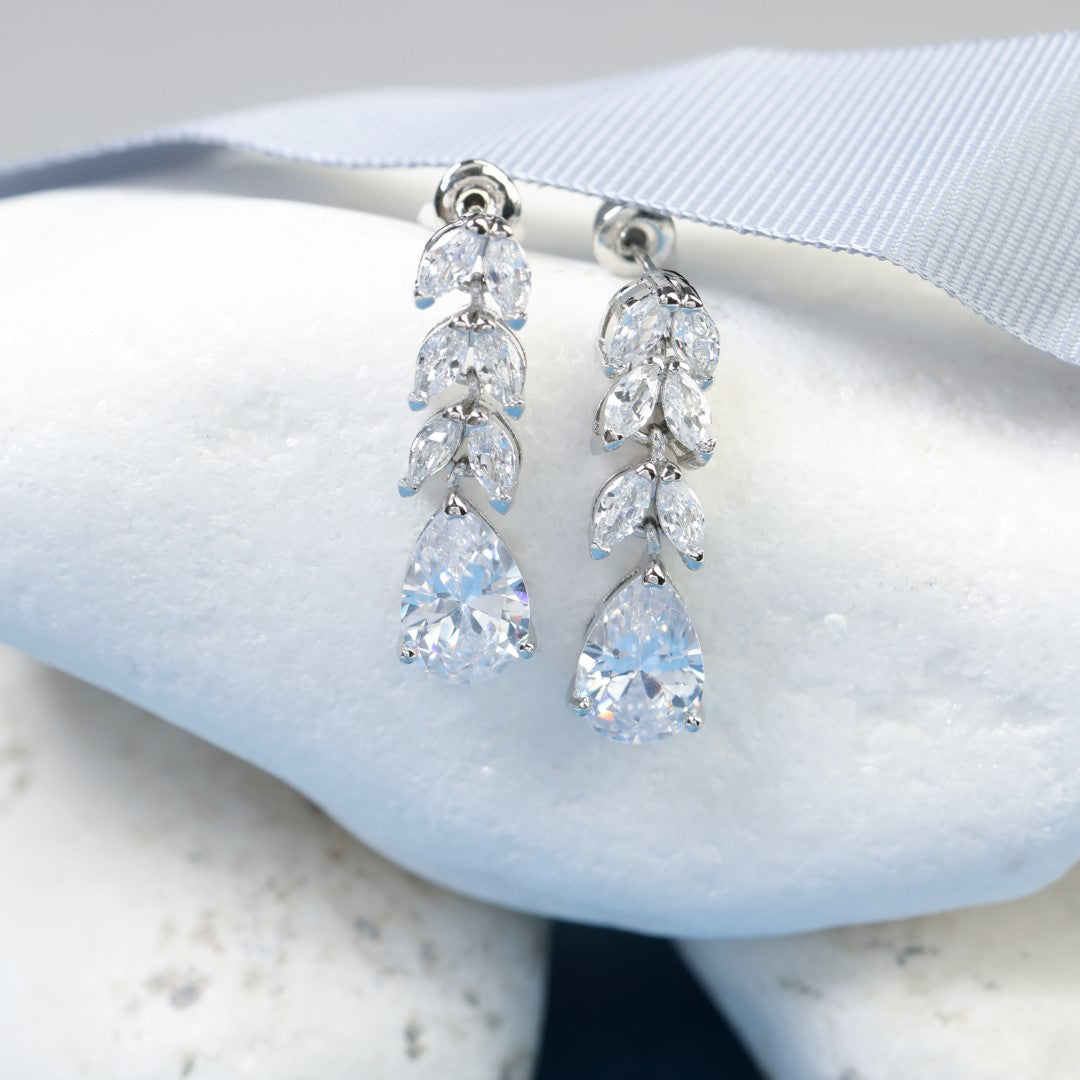 Elegant-Leaf-Shaped-Cubic-Zirconia-Teardrop-Earrings- (12)