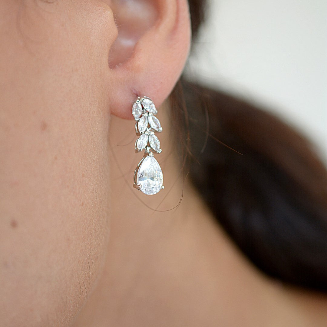 Elegant-Leaf-Shaped-Cubic-Zirconia-Teardrop-Earrings- (4)