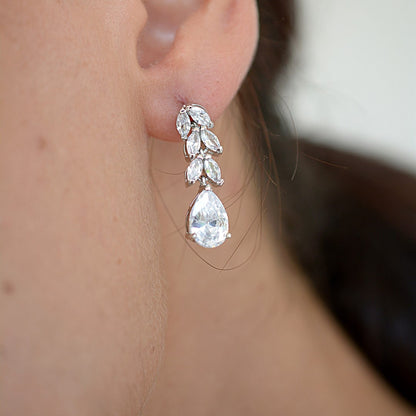 Elegant-Leaf-Shaped-Cubic-Zirconia-Teardrop-Earrings- (5)