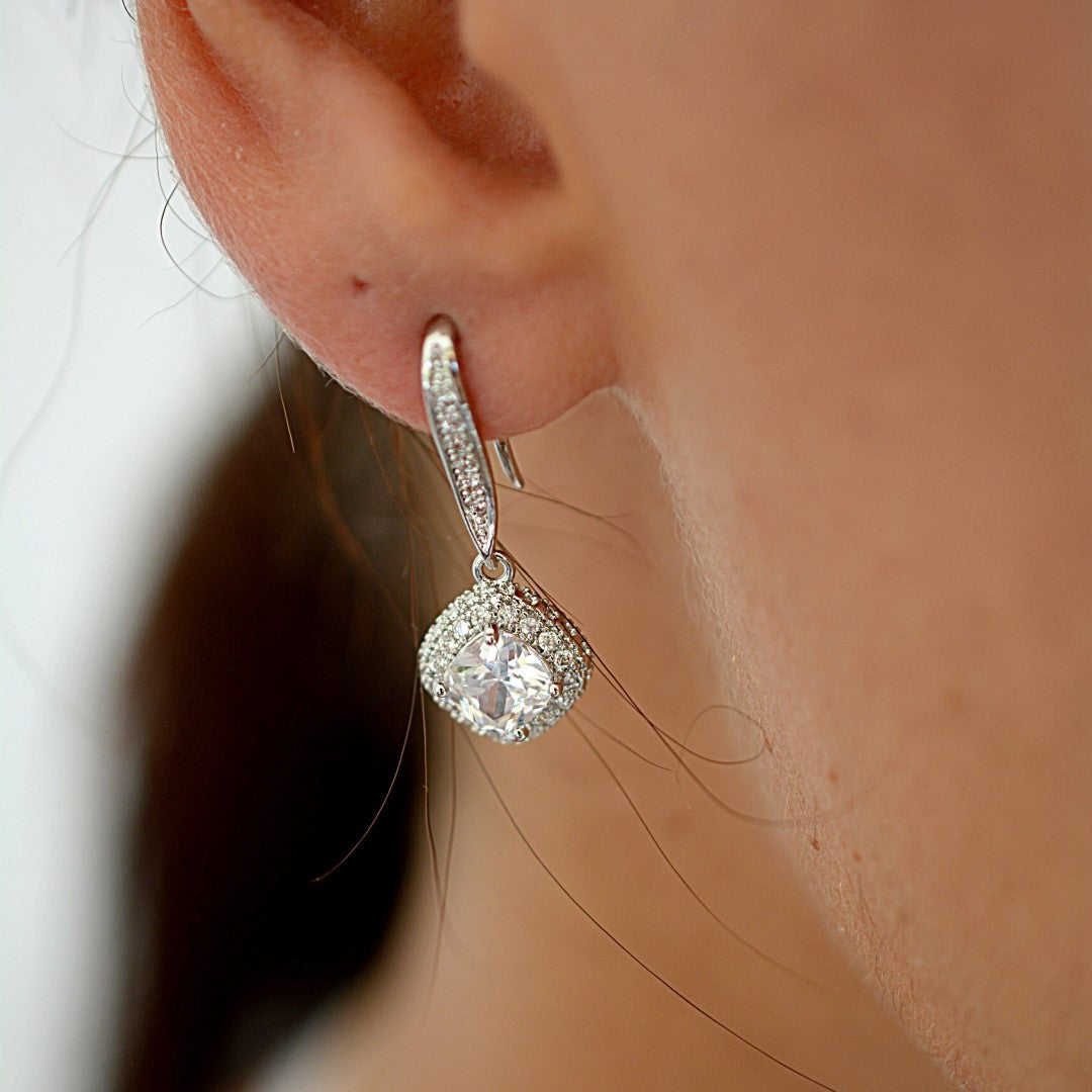 Minimal-Bridal-Cubic-Zirconia-Wire-Hook-Earrings- (4)