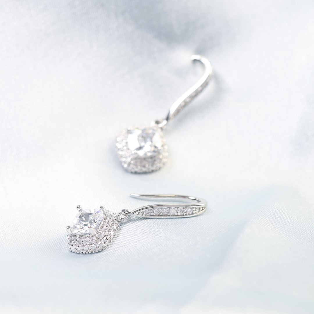 Minimal-Bridal-Cubic-Zirconia-Wire-Hook-Earrings- (9)