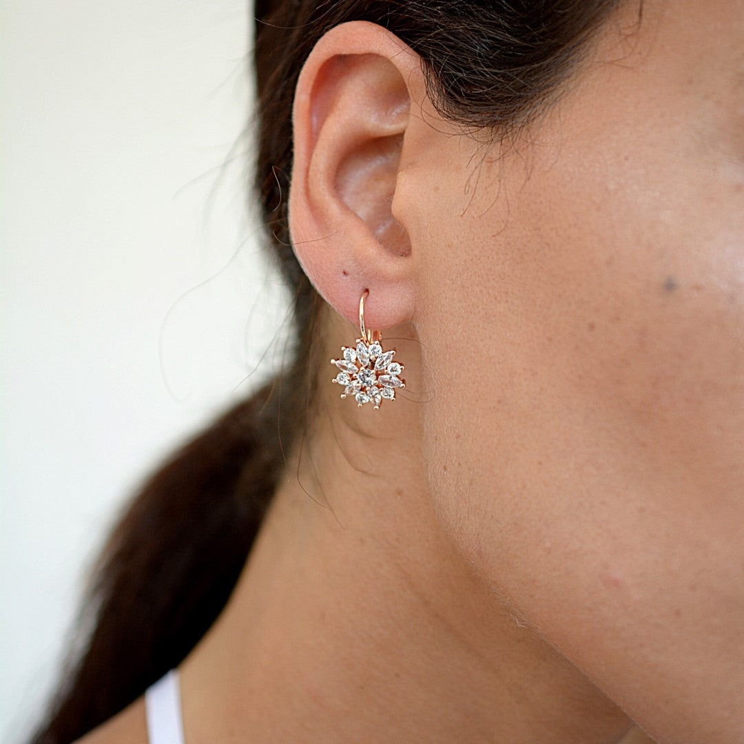 Shiny-Flower-Cubic-Zirconia-Hoop-Earrings- (9)