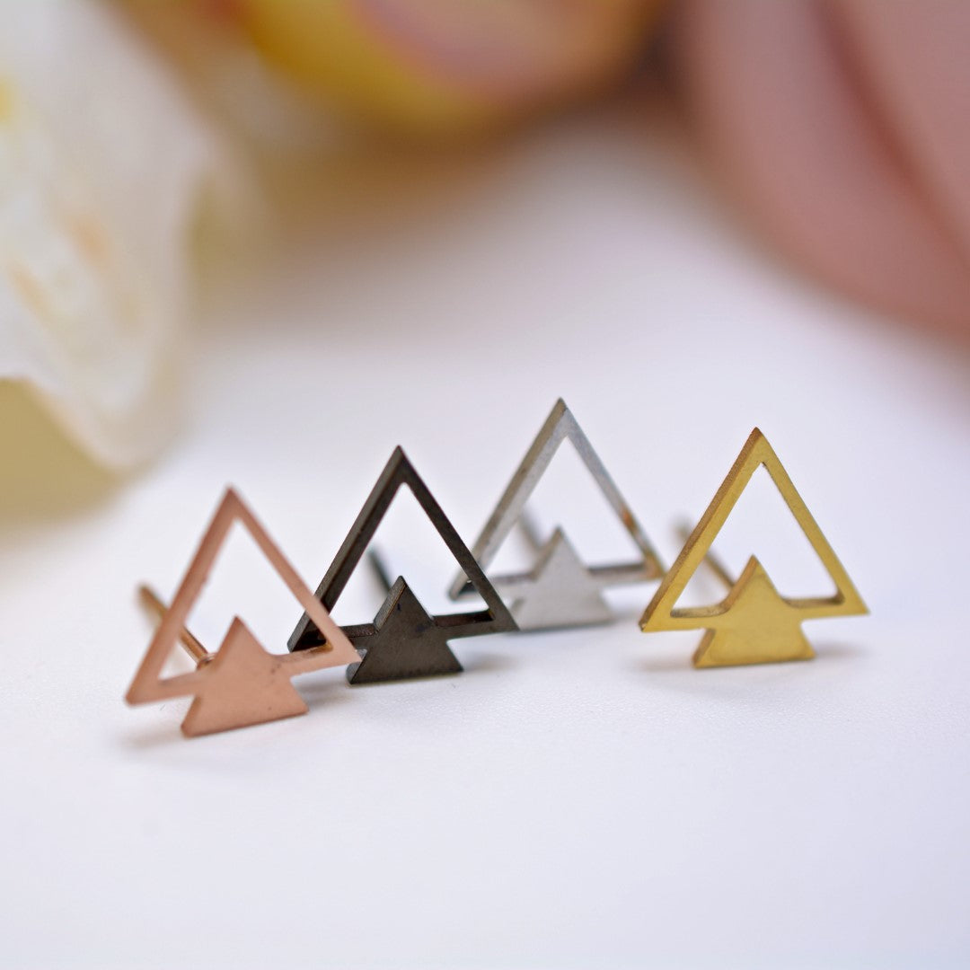 Small-Triangle-Shaped-Stainless-Steel-Stud-Earrings- (14)