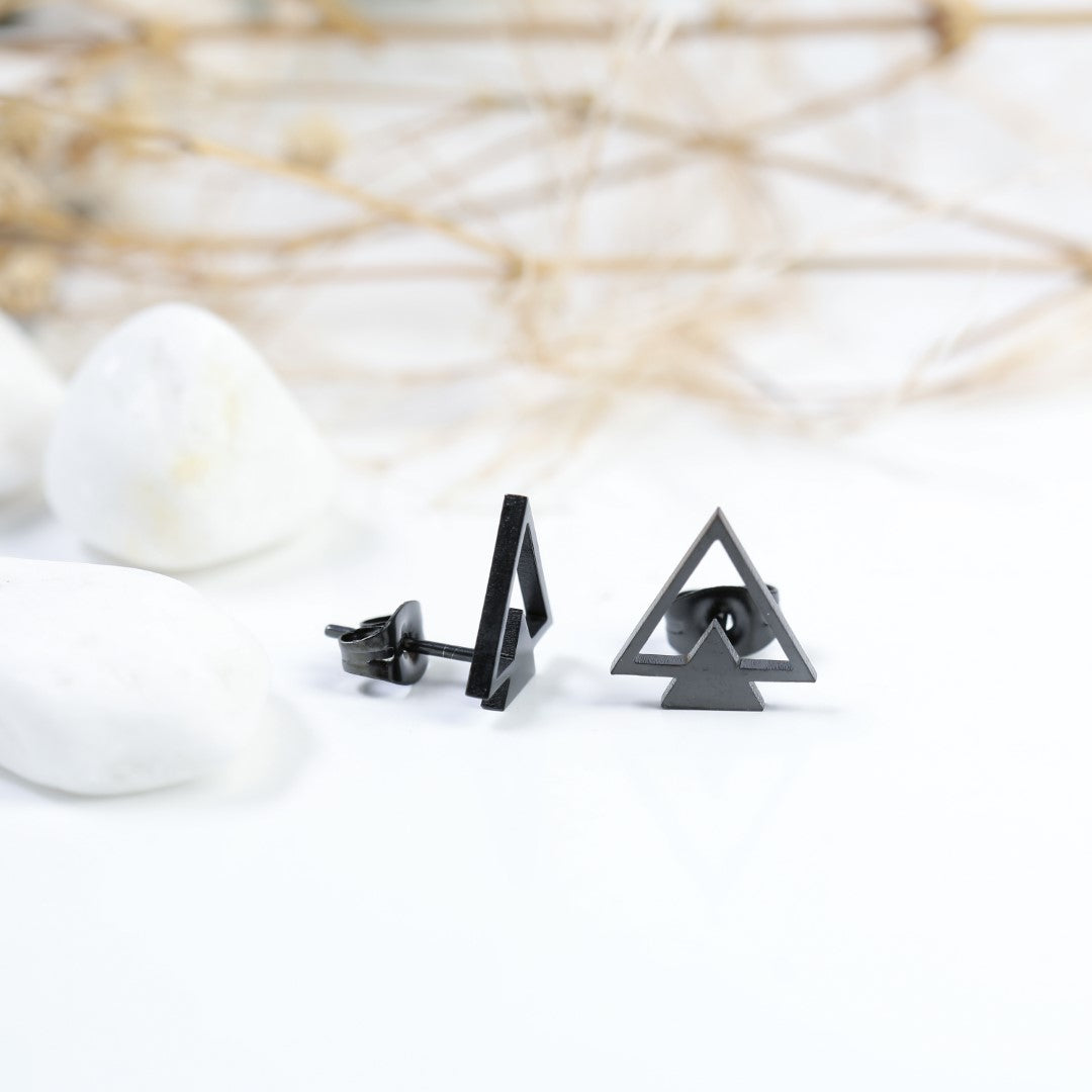 Small-Triangle-Shaped-Stainless-Steel-Stud-Earrings- (5)