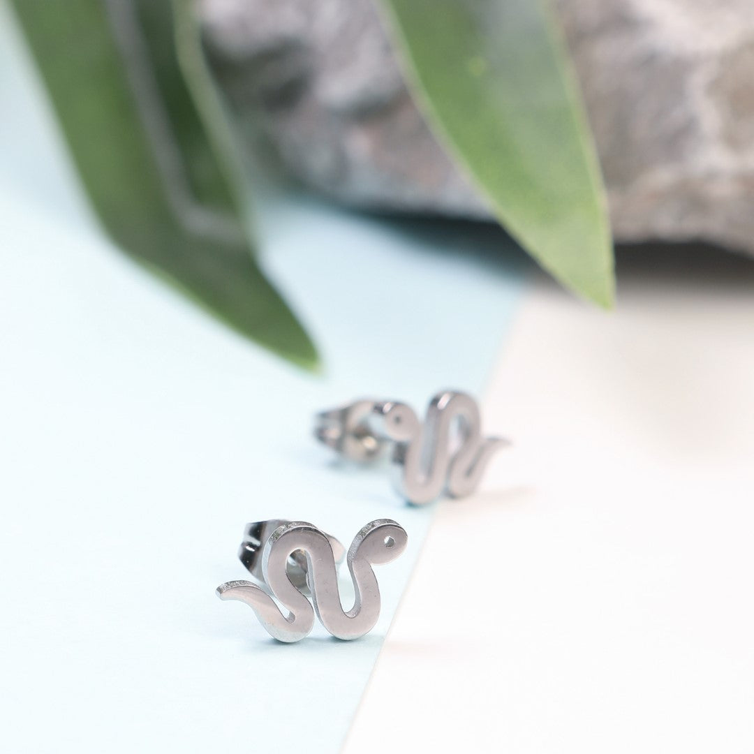 Snake-Shaped-Stainless-Steel-Stud-Earrings- (7)