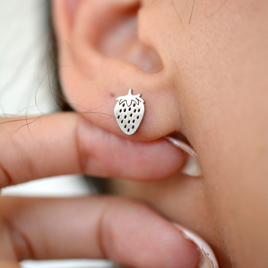 Strawberry-Shaped-Stainless-Steel-Stud-Earrings- (36)