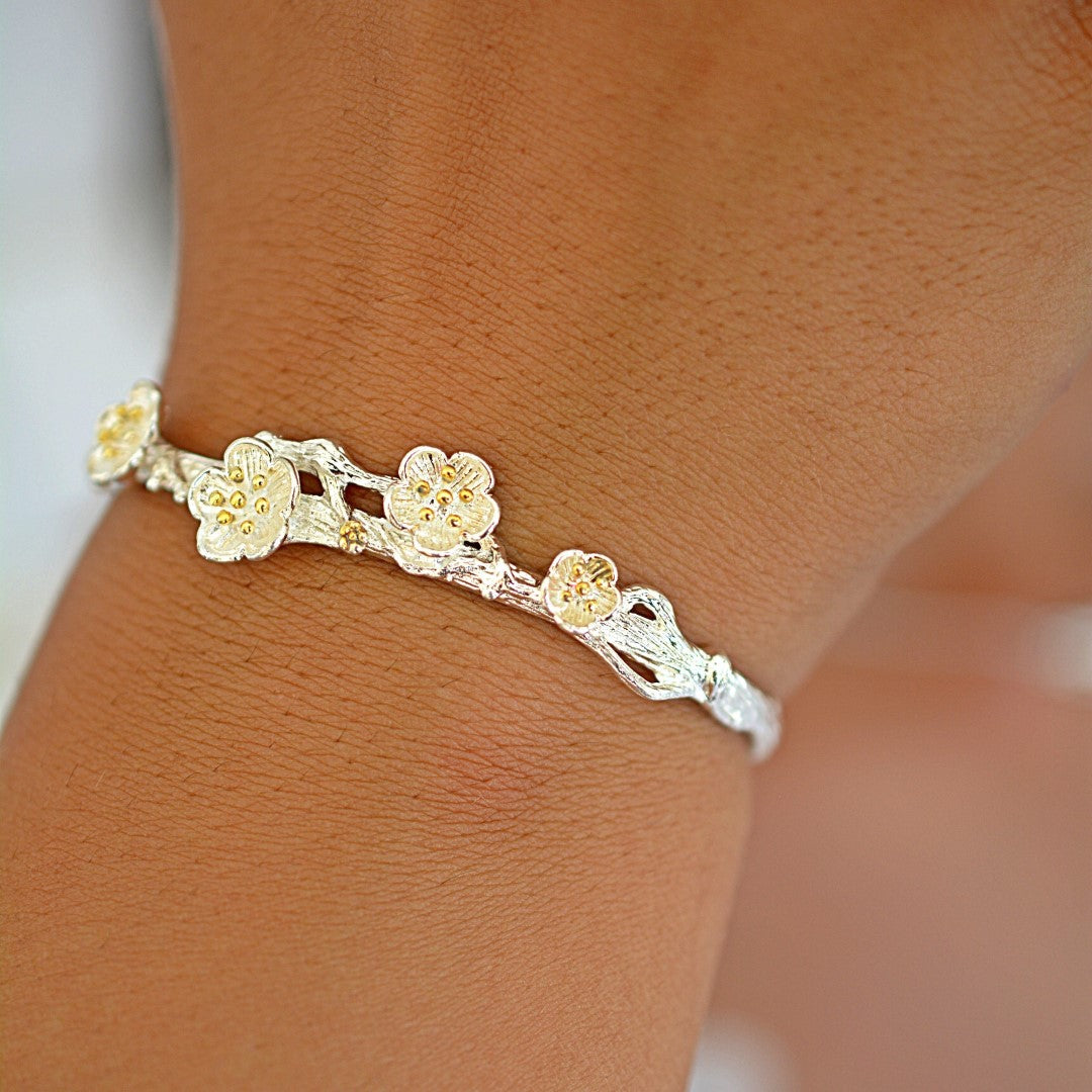 Tiny-Daisy-Flower-Shaped-Sterling-Silver-Open-Bangle-Bracelet- (8)