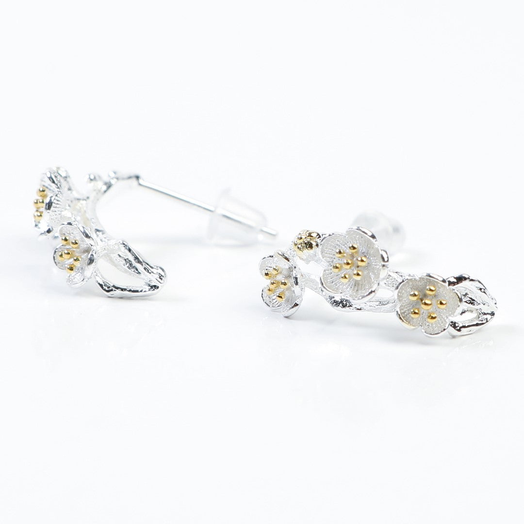 Tiny Daisy Flower Shaped Sterling Silver Stud Earrings