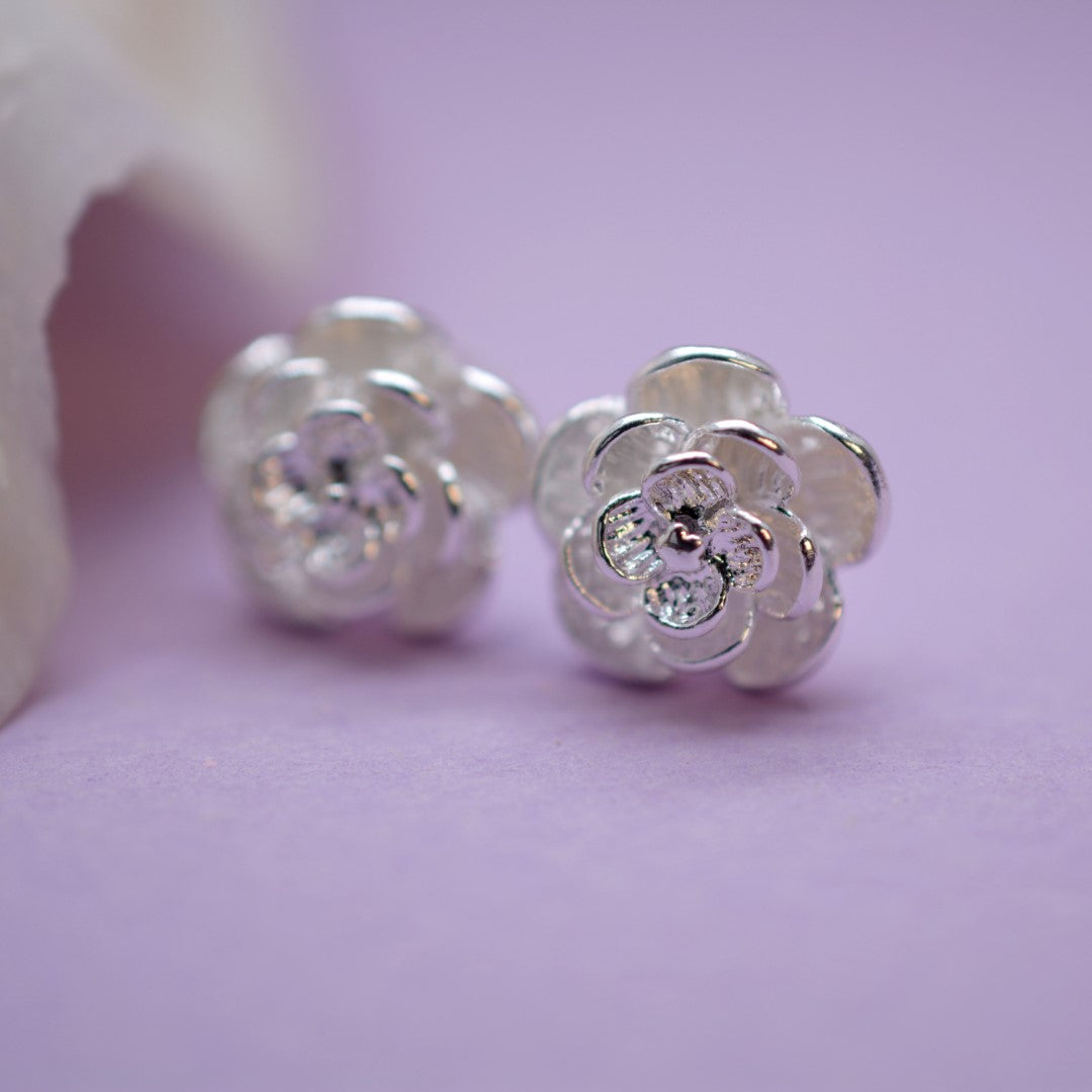 Tiny-Daisy-Sterling-Silver-Stud-Earrings- (11)