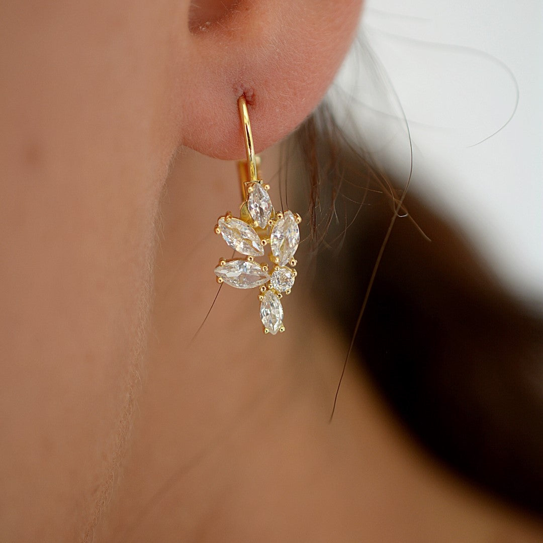 Tiny-Leaf-Cubic-Zirconia-Hoop-Earrings- (14)