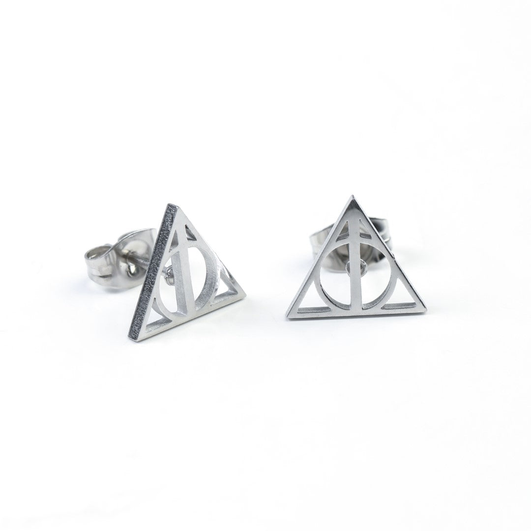 Tiny-Triangle-Shaped-Stainless-Steel-Stud-Earrings- (2)