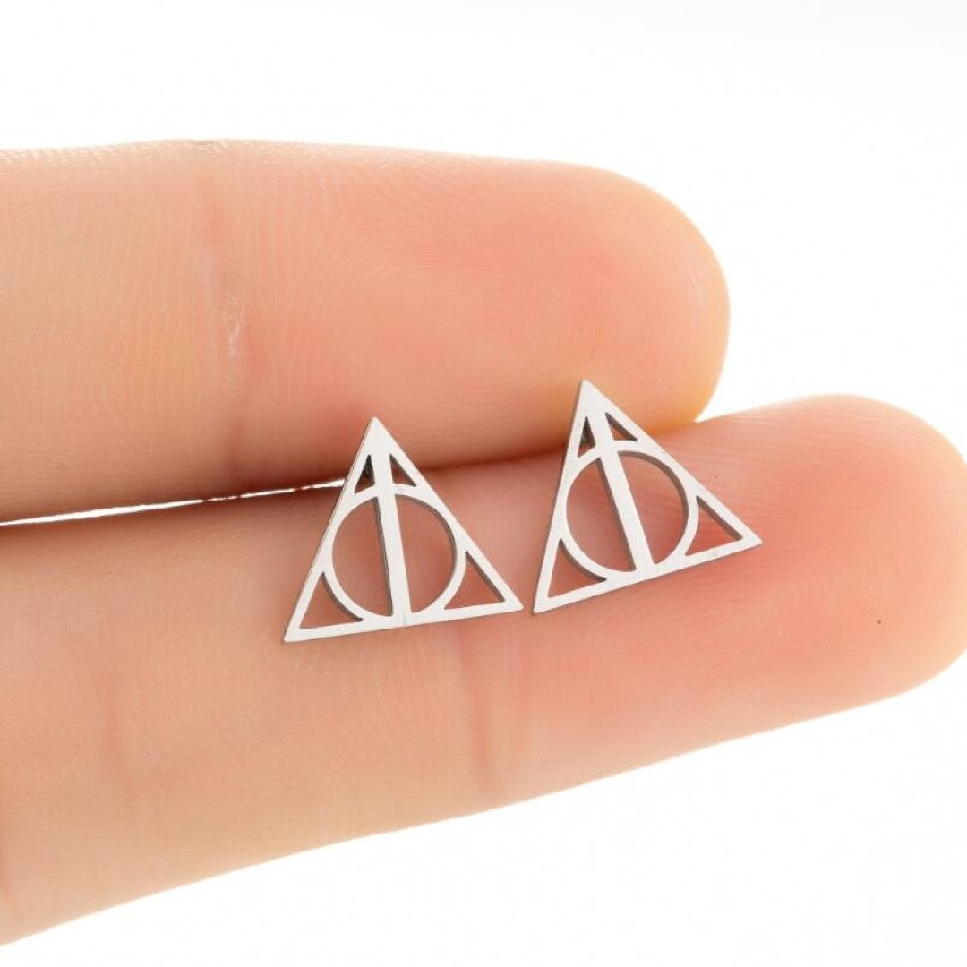 Tiny-Triangle-Shaped-Stainless-Steel-Stud-Earrings- (20)