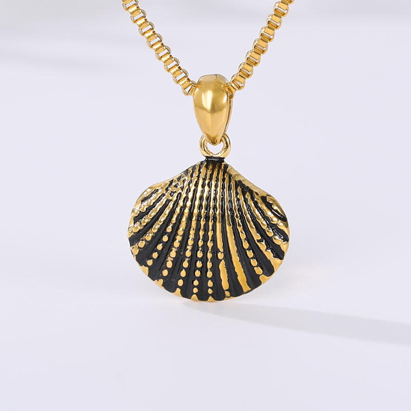 Sea Shell Pendant Women's Necklace in Gold & Silver