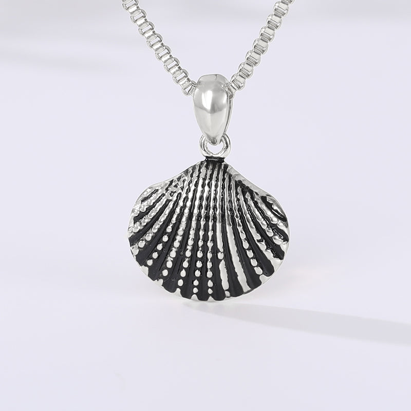 Sea Shell Pendant Women's Necklace in Gold & Silver